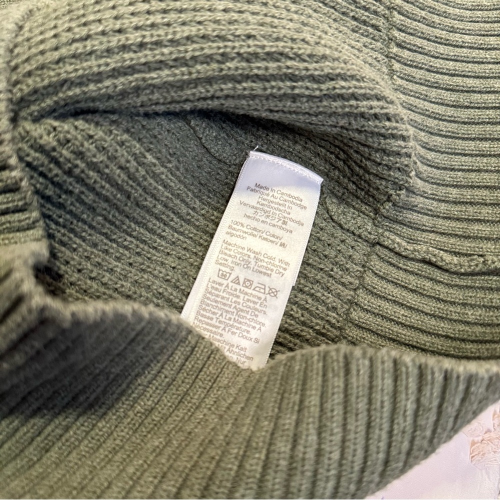 J.Crew men’s sweater (size xl) hunter green.  Pre-owned - Picture 11 of 15